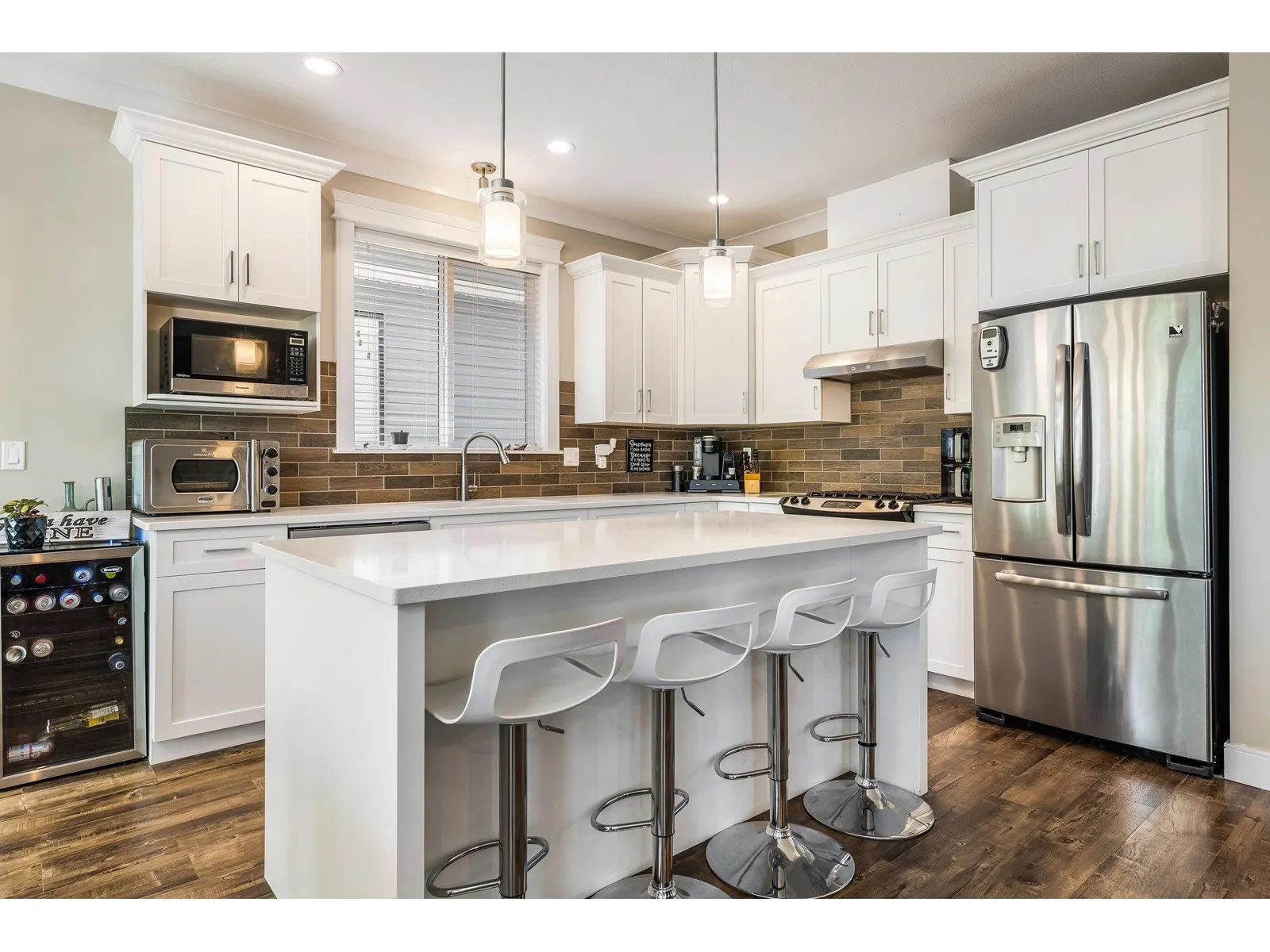 3 10082 WILLIAMS ROAD|Fairfield Island