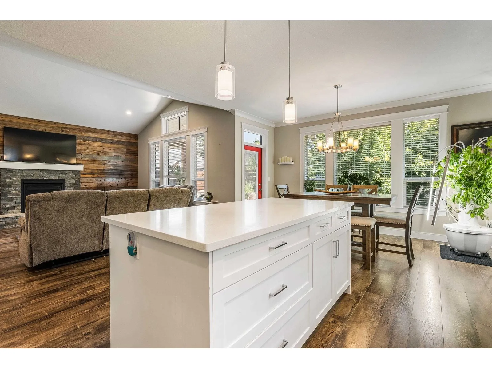 3 10082 WILLIAMS ROAD|Fairfield Island