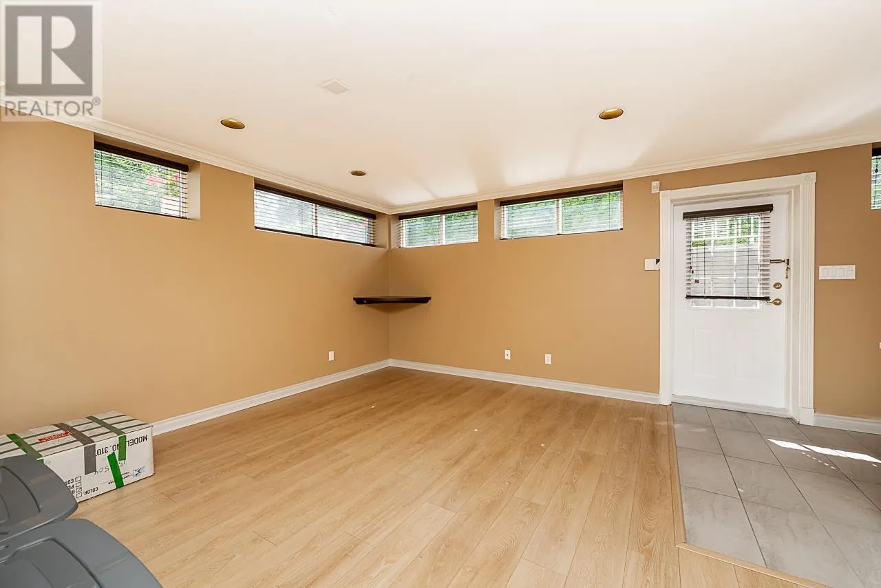 180 W OSBORNE ROAD