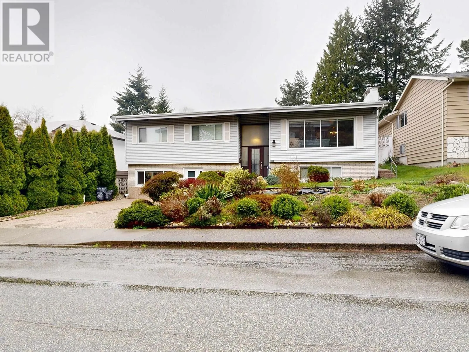 39 MOTT CRESCENT