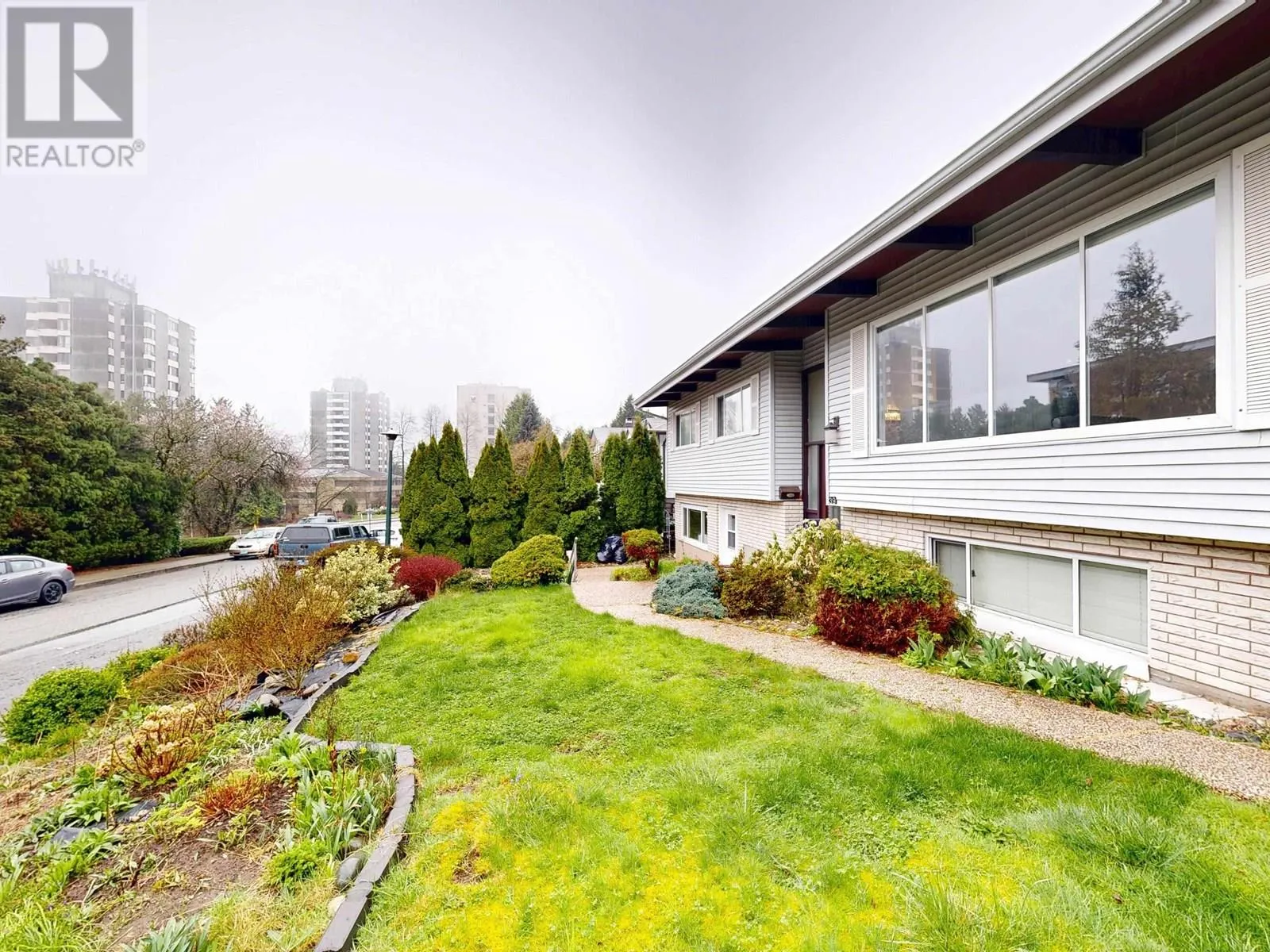 39 MOTT CRESCENT