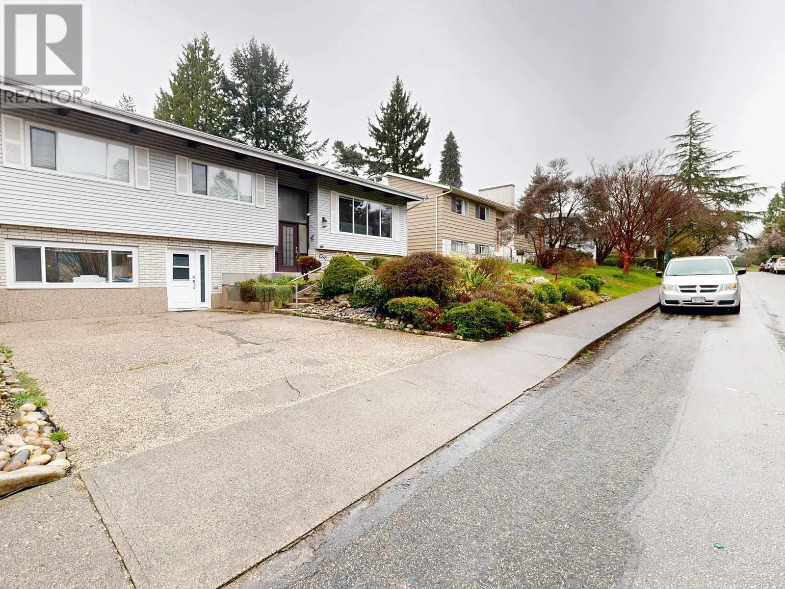 39 MOTT CRESCENT