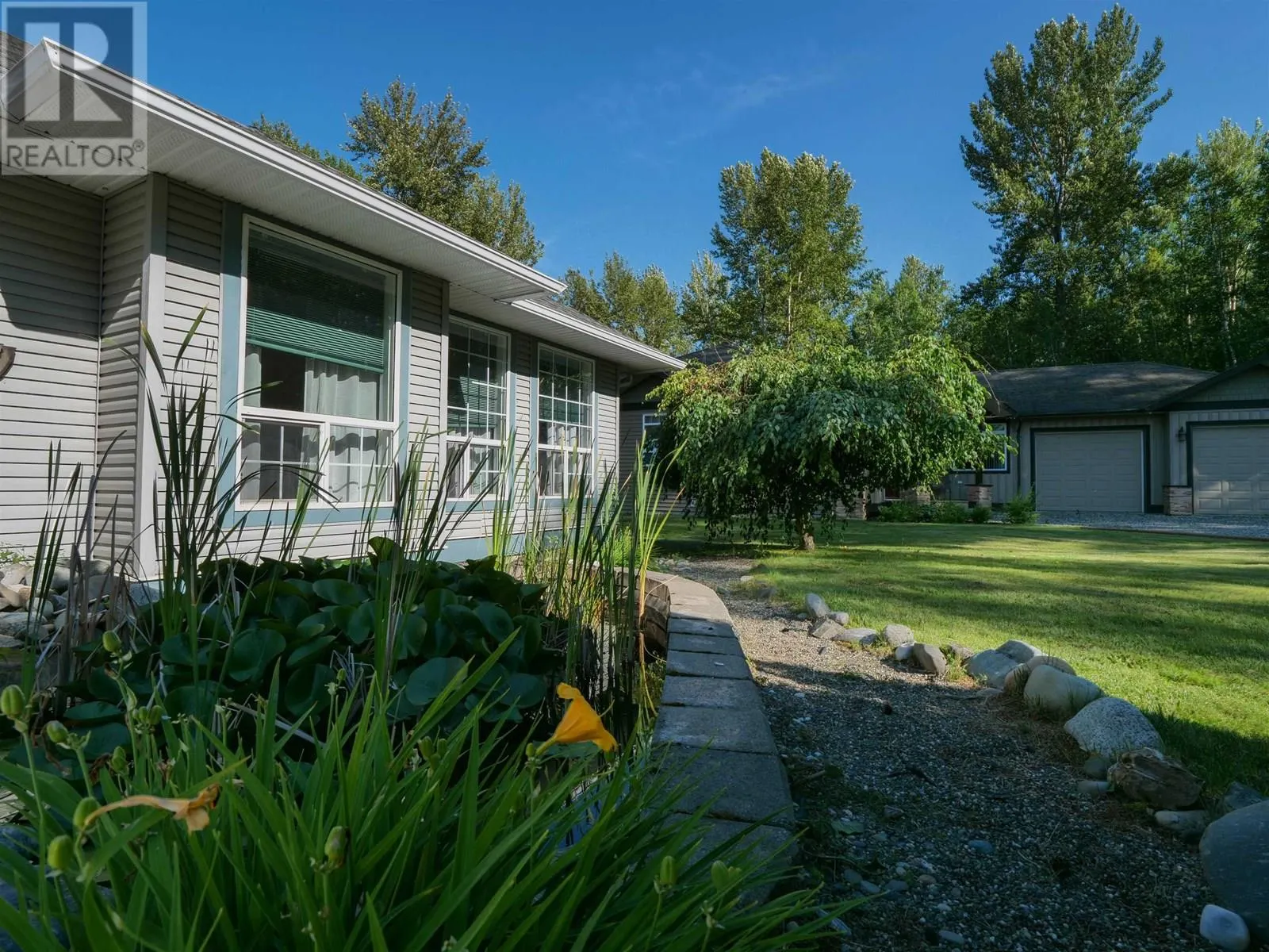 102 1702 DYKE ROAD