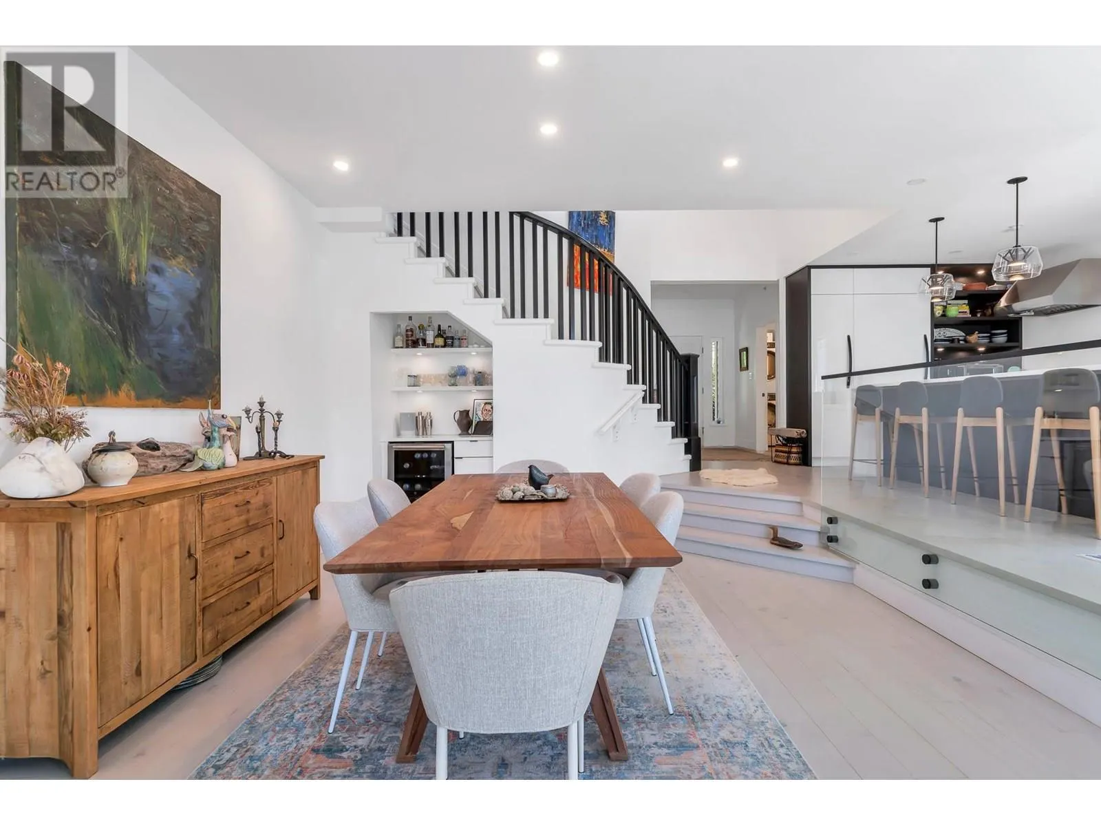 11 BEACH DRIVE