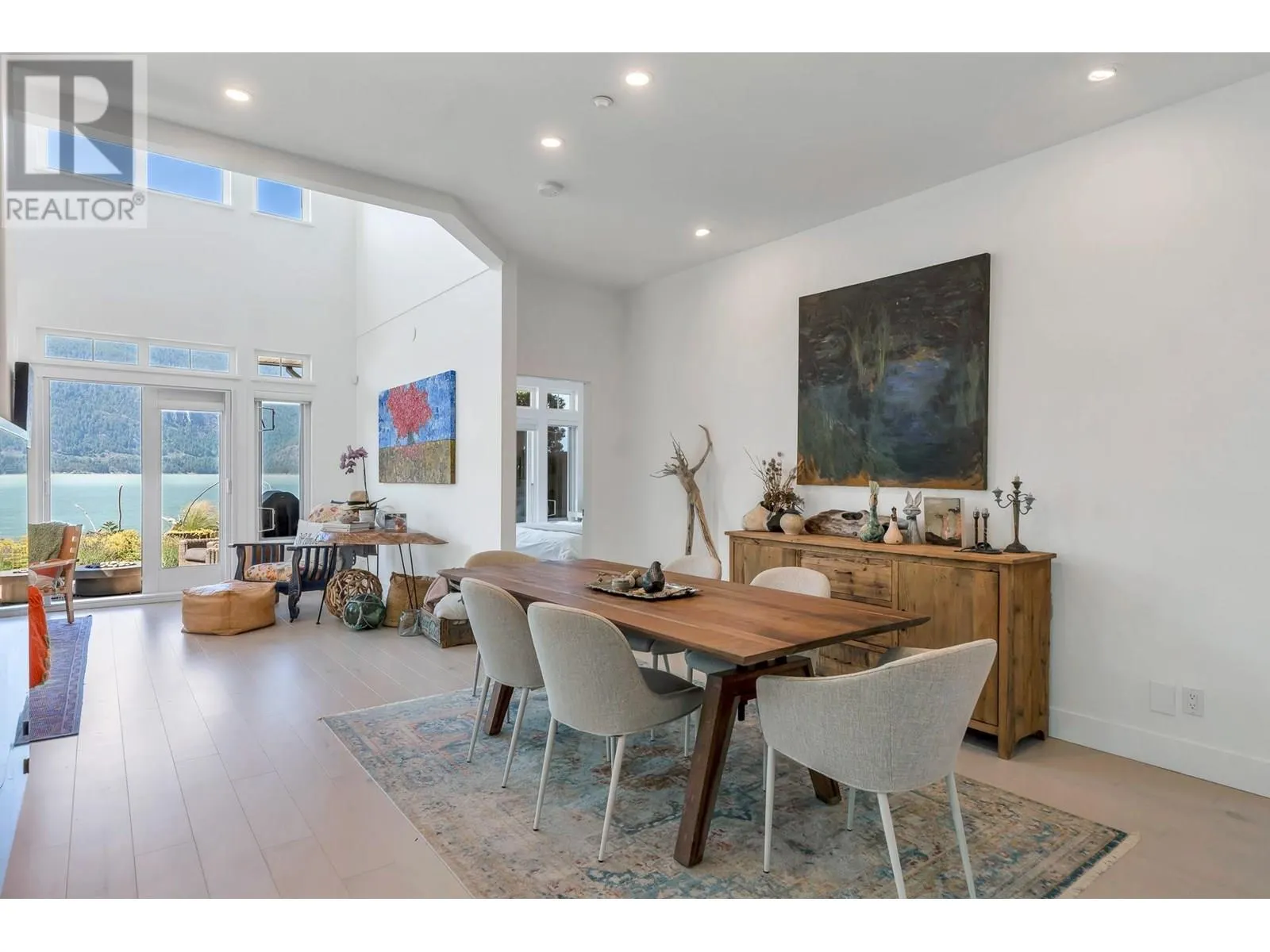 11 BEACH DRIVE