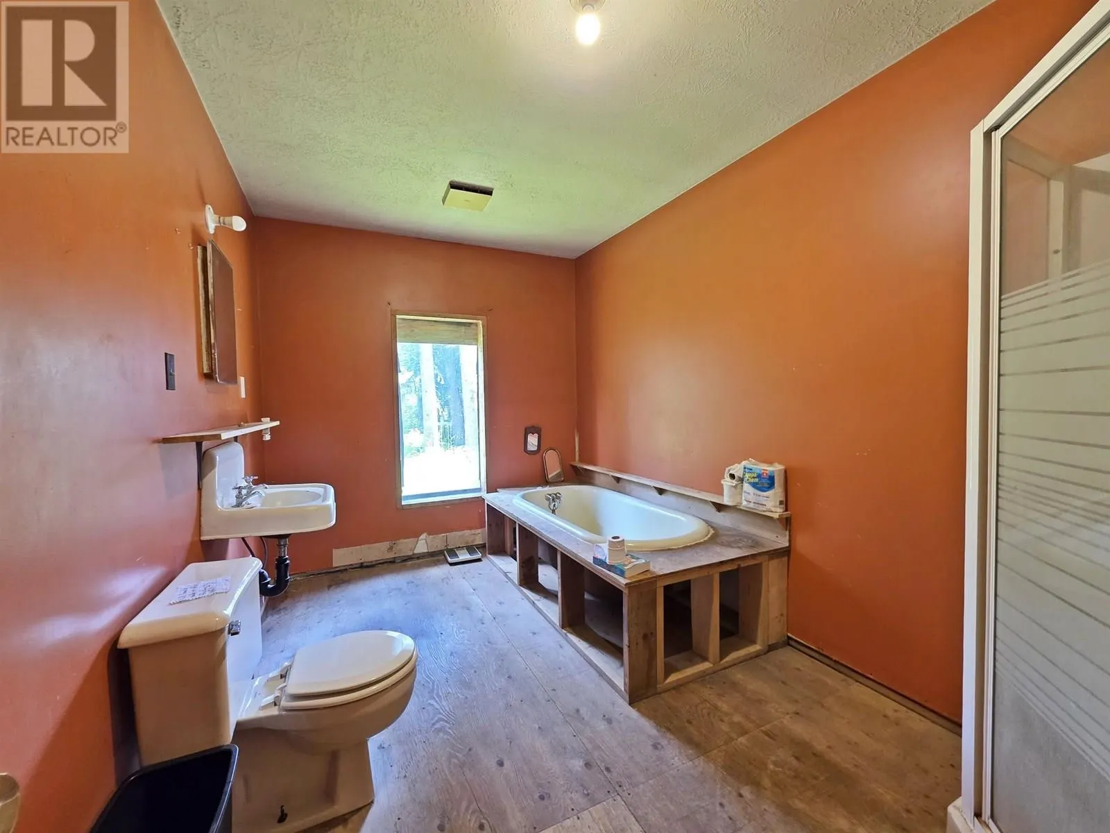 4633-4651 BARKERVILLE HIGHWAY