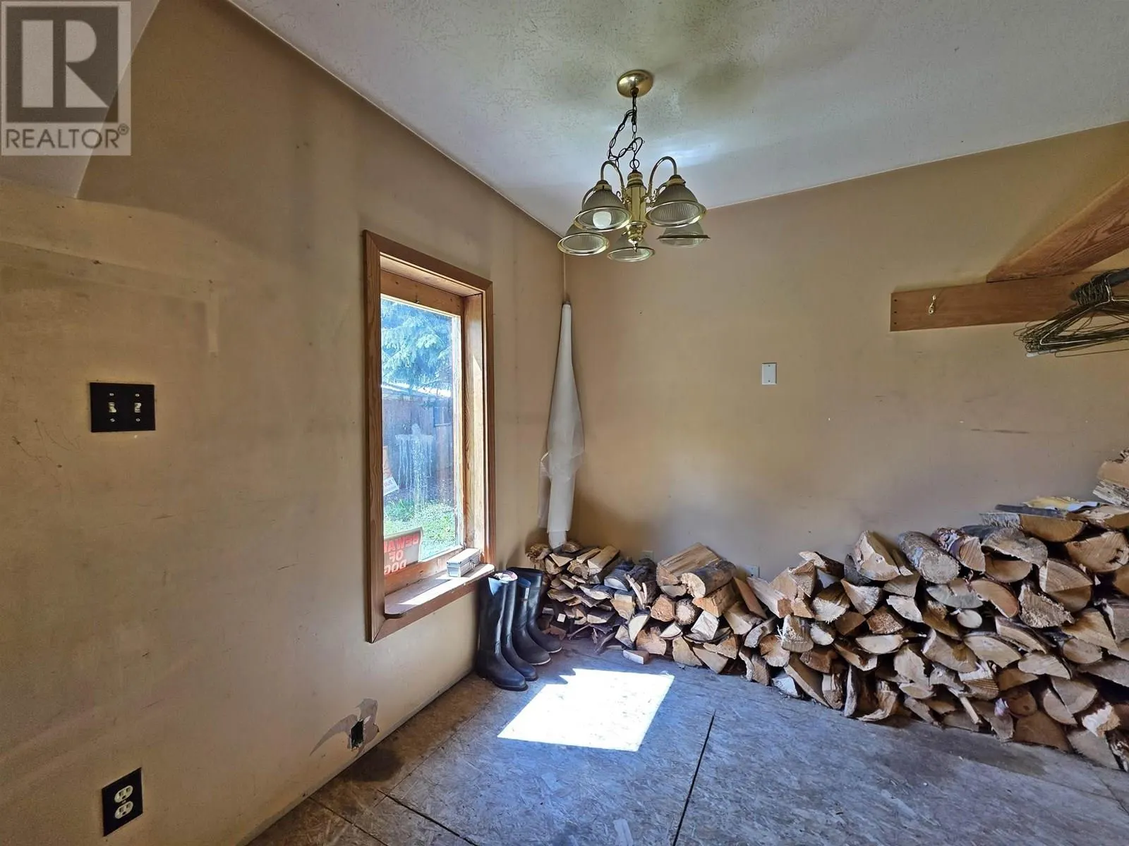 4633-4651 BARKERVILLE HIGHWAY