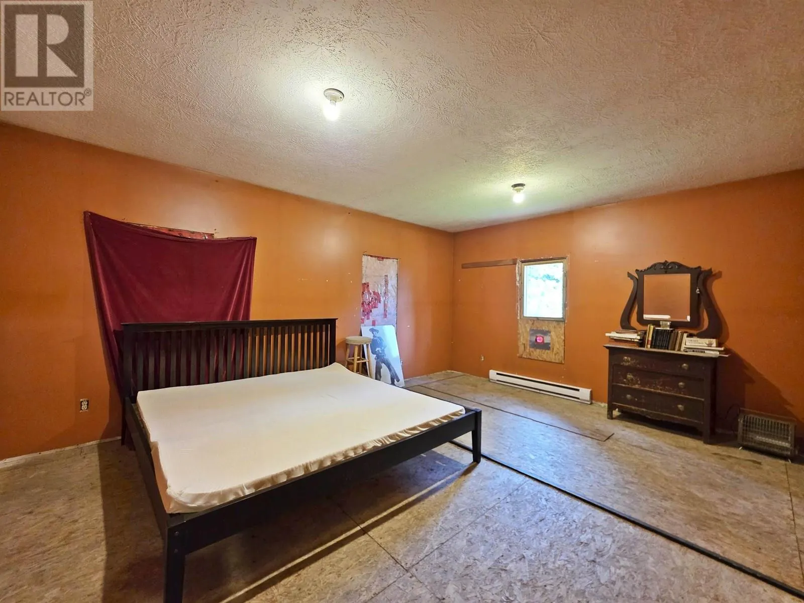 4633-4651 BARKERVILLE HIGHWAY