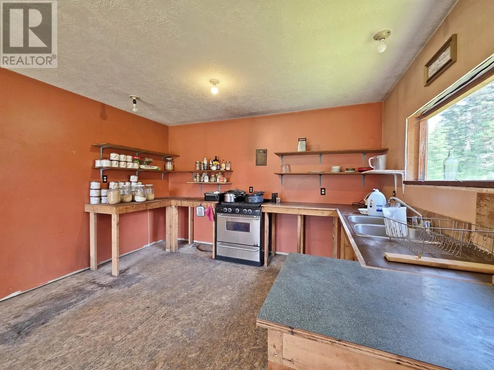 4633-4651 BARKERVILLE HIGHWAY