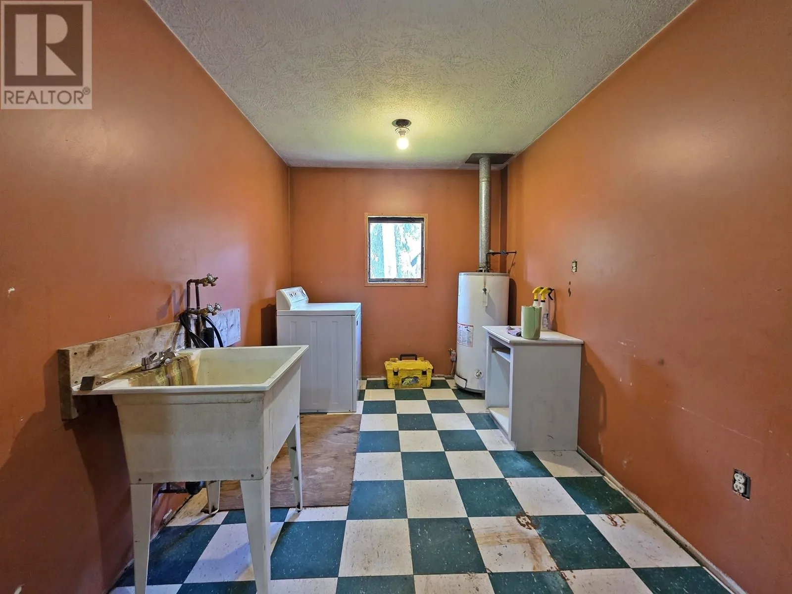 4633-4651 BARKERVILLE HIGHWAY