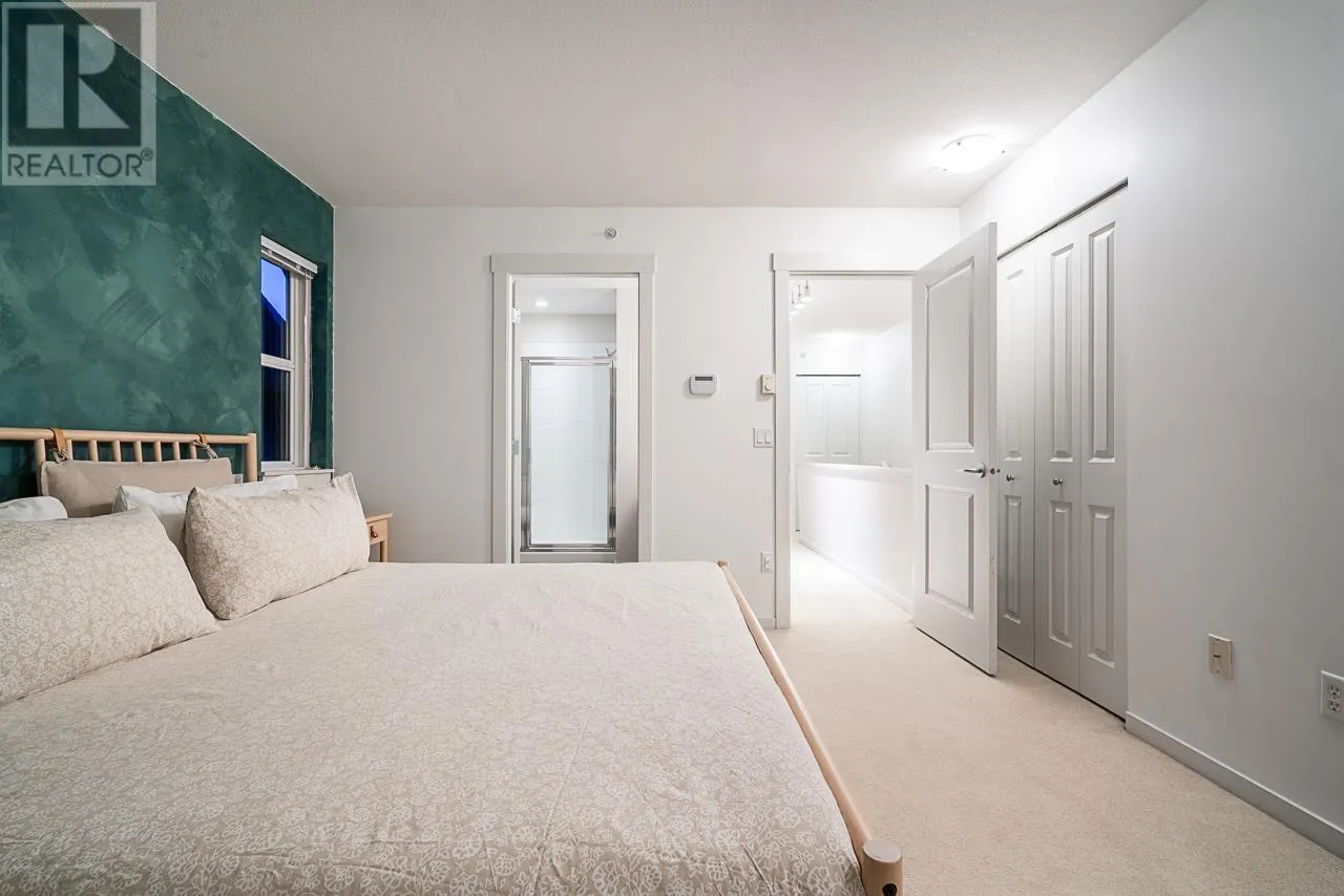 14 2418 AVON PLACE