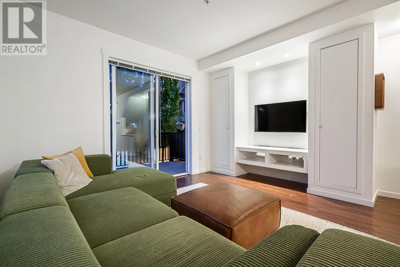 14 2418 AVON PLACE