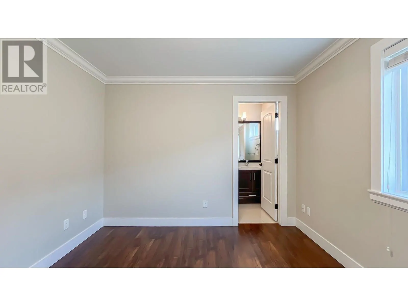 260 HAMPTON STREET