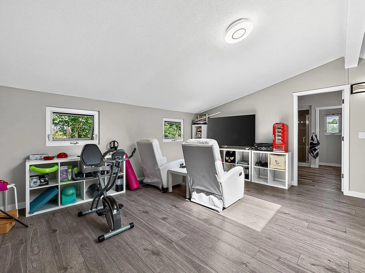 6941 WESTVIEW DRIVE