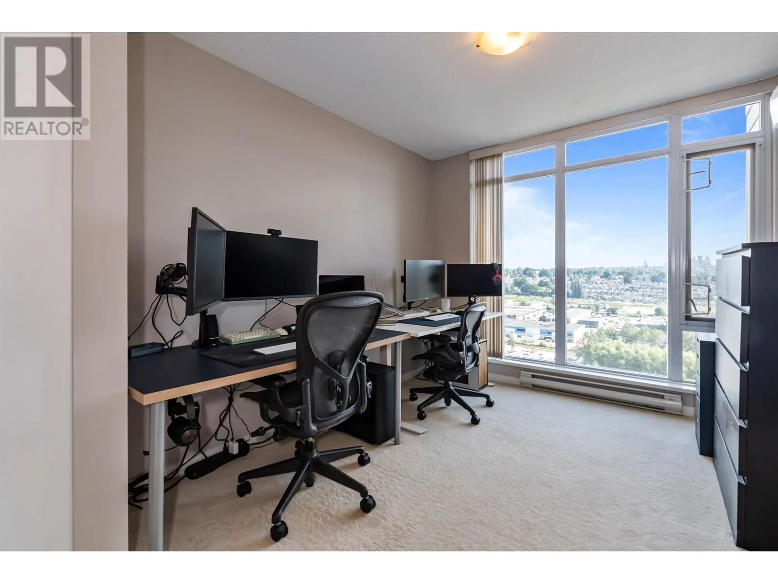 1808 2133 DOUGLAS ROAD