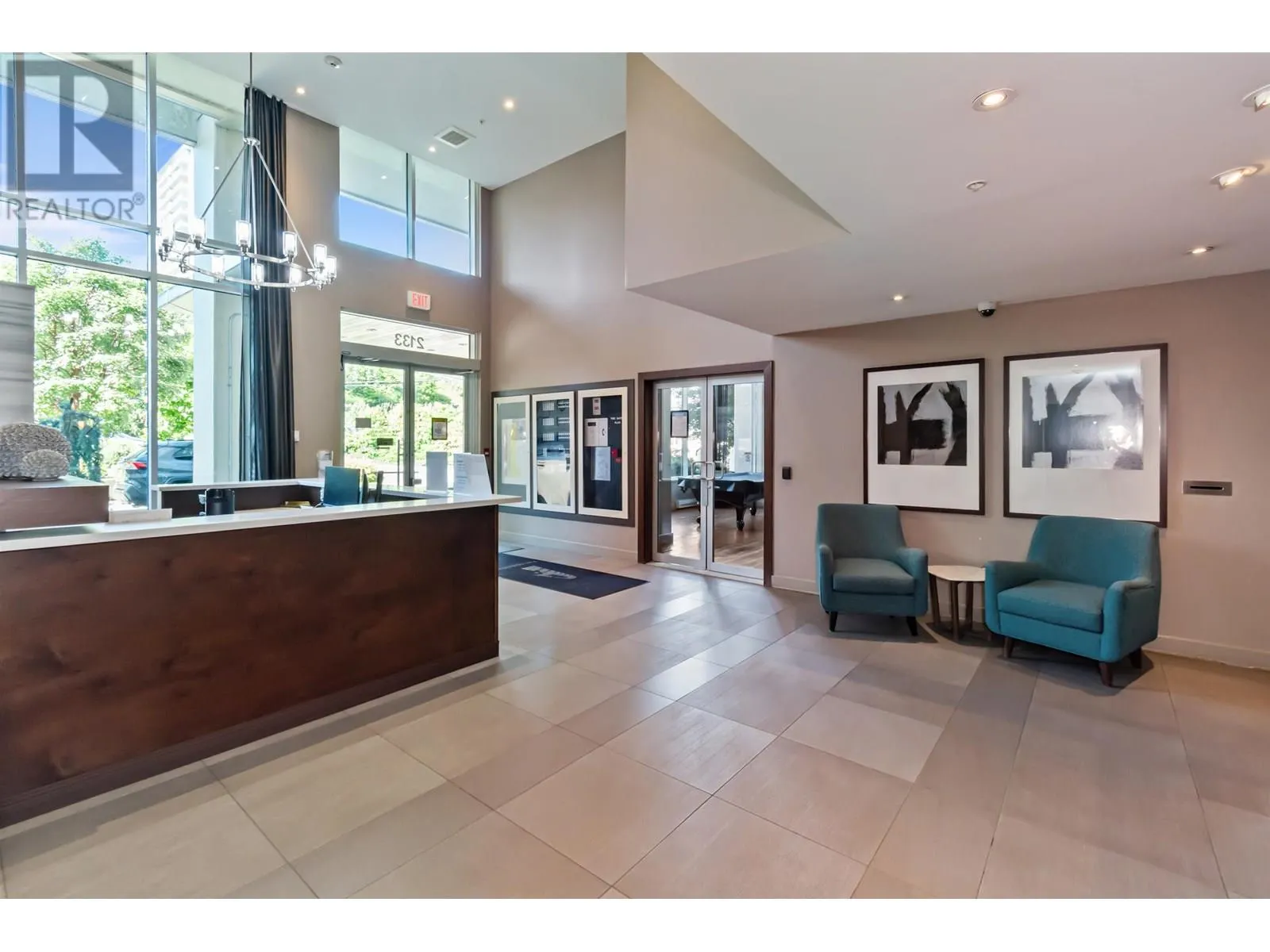1808 2133 DOUGLAS ROAD