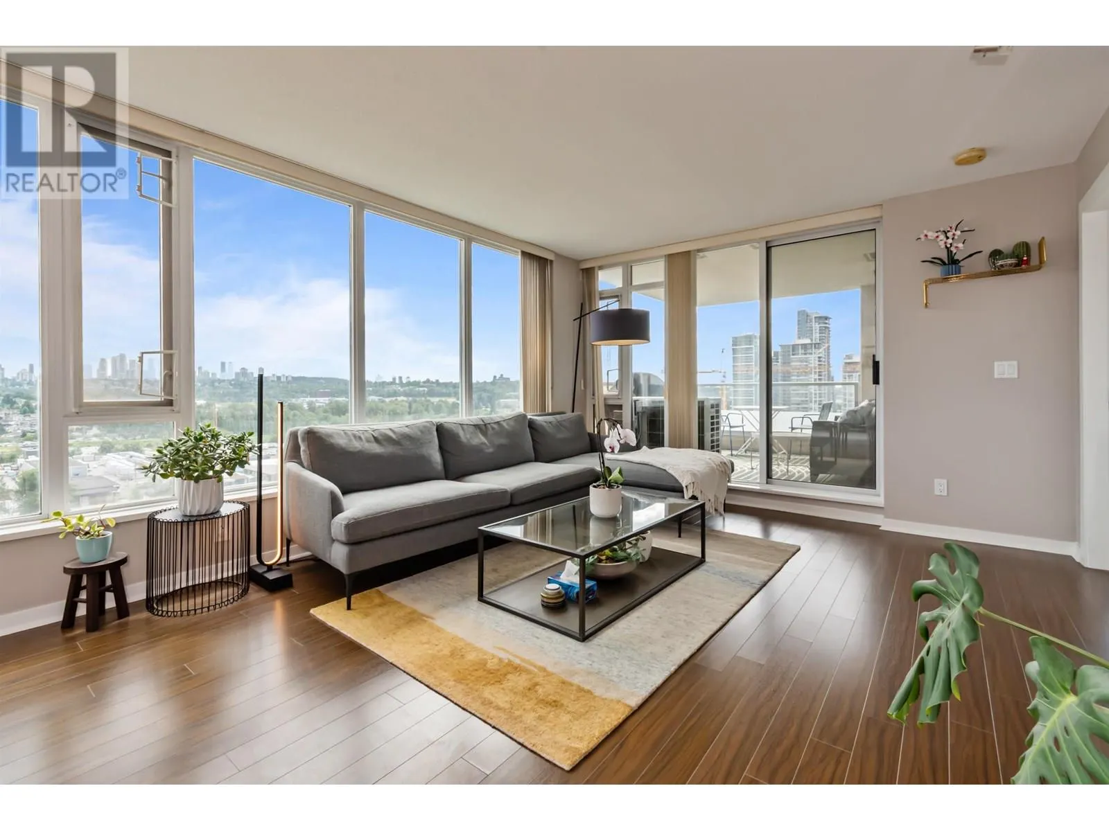 1808 2133 DOUGLAS ROAD