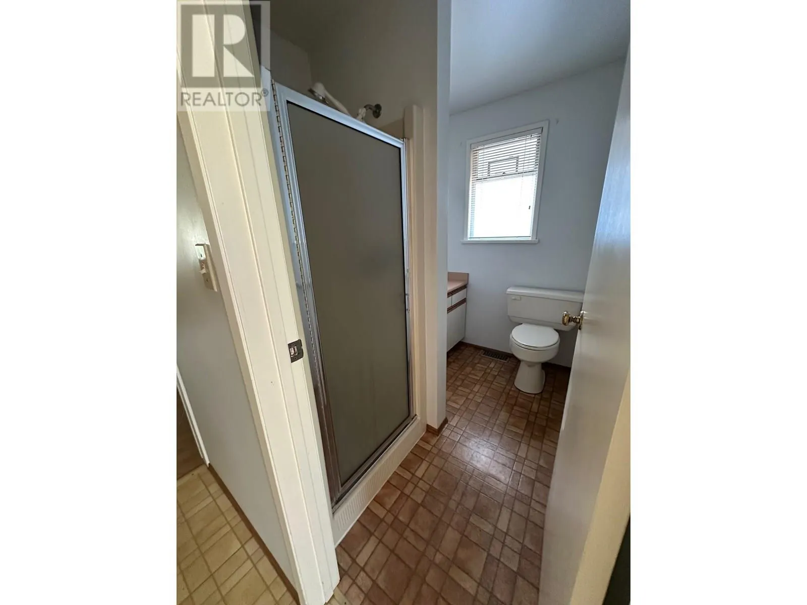 442 E 16TH STREET
