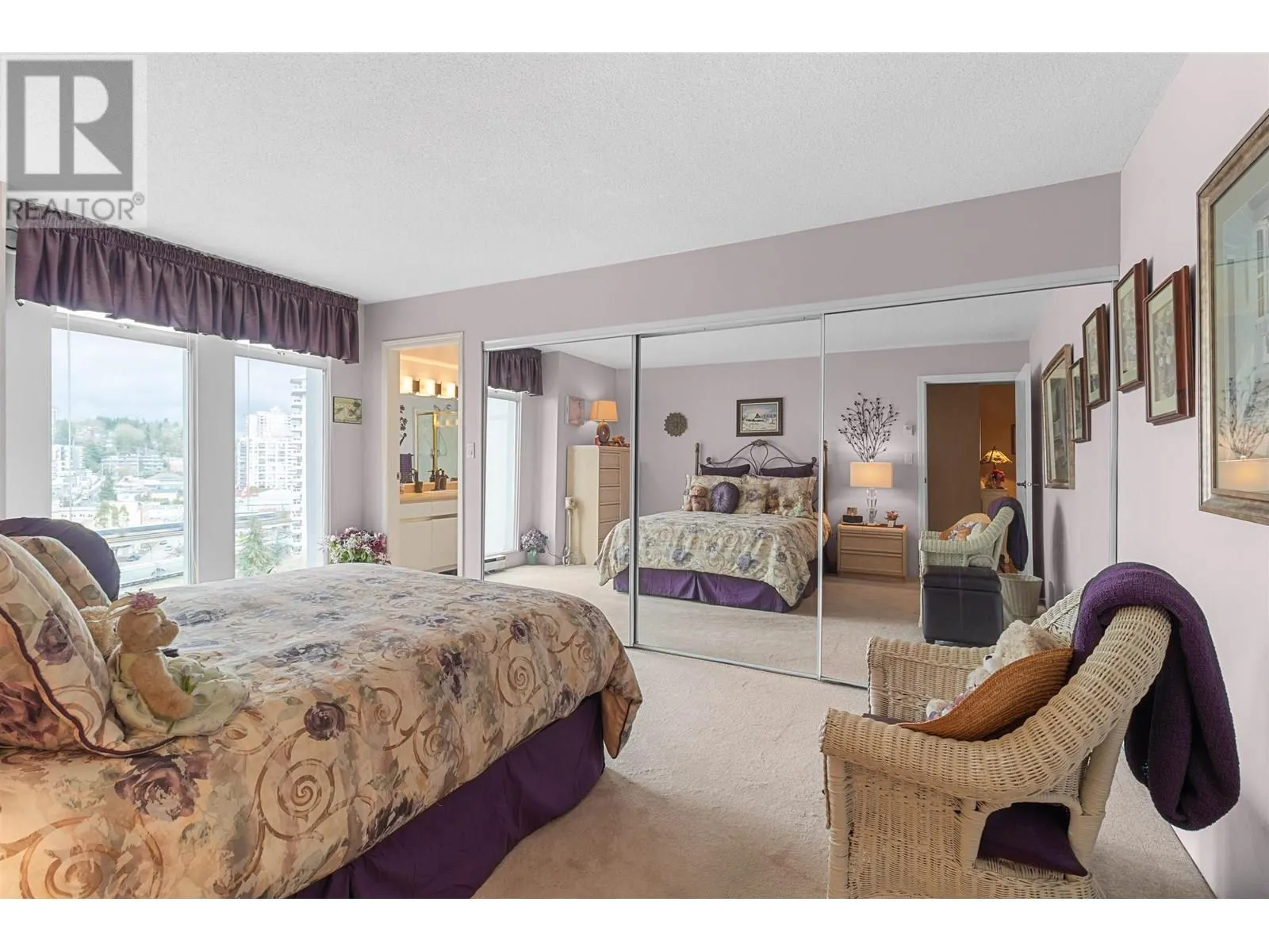1101 8 LAGUNA COURT