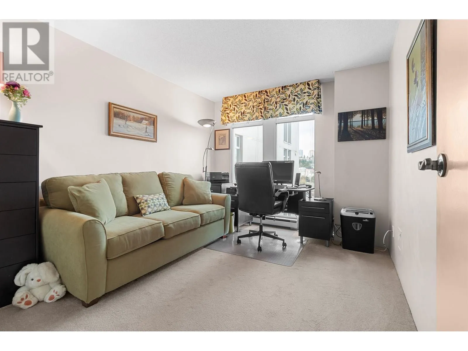 1101 8 LAGUNA COURT