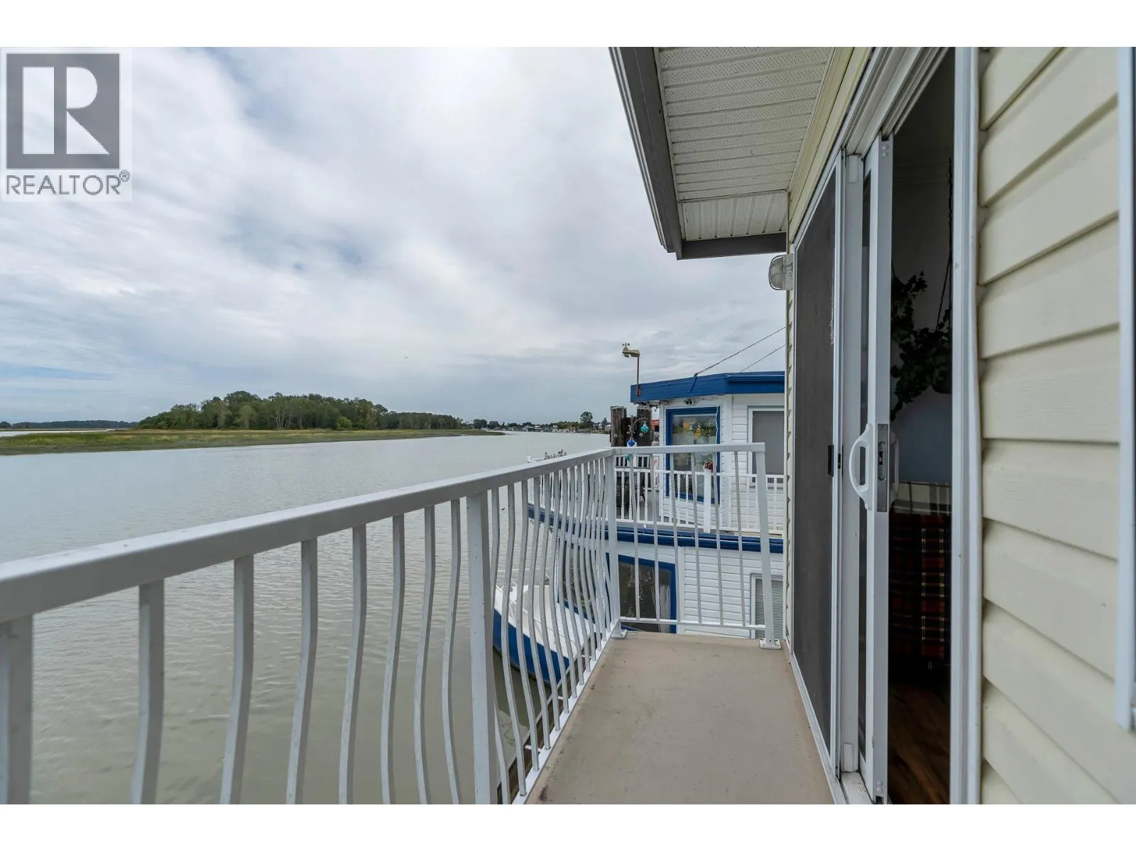 8 3871 W RIVER ROAD