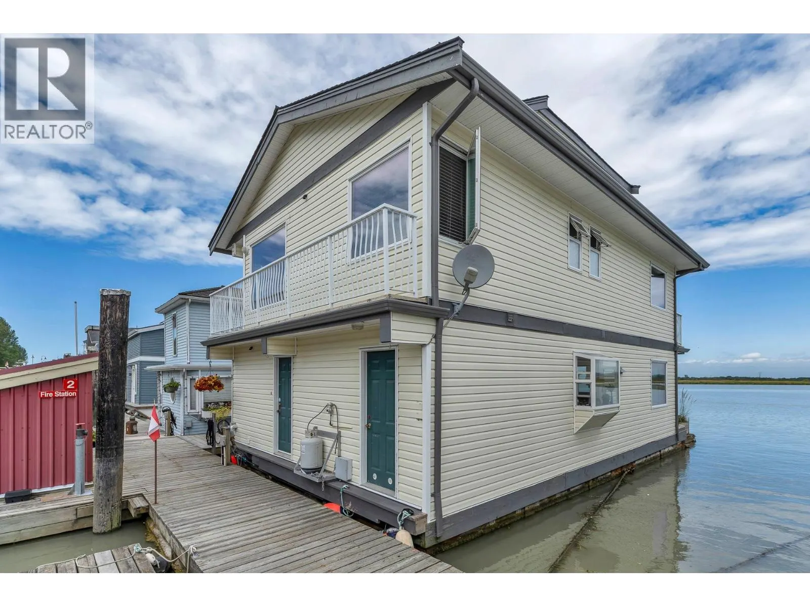 8 3871 W RIVER ROAD