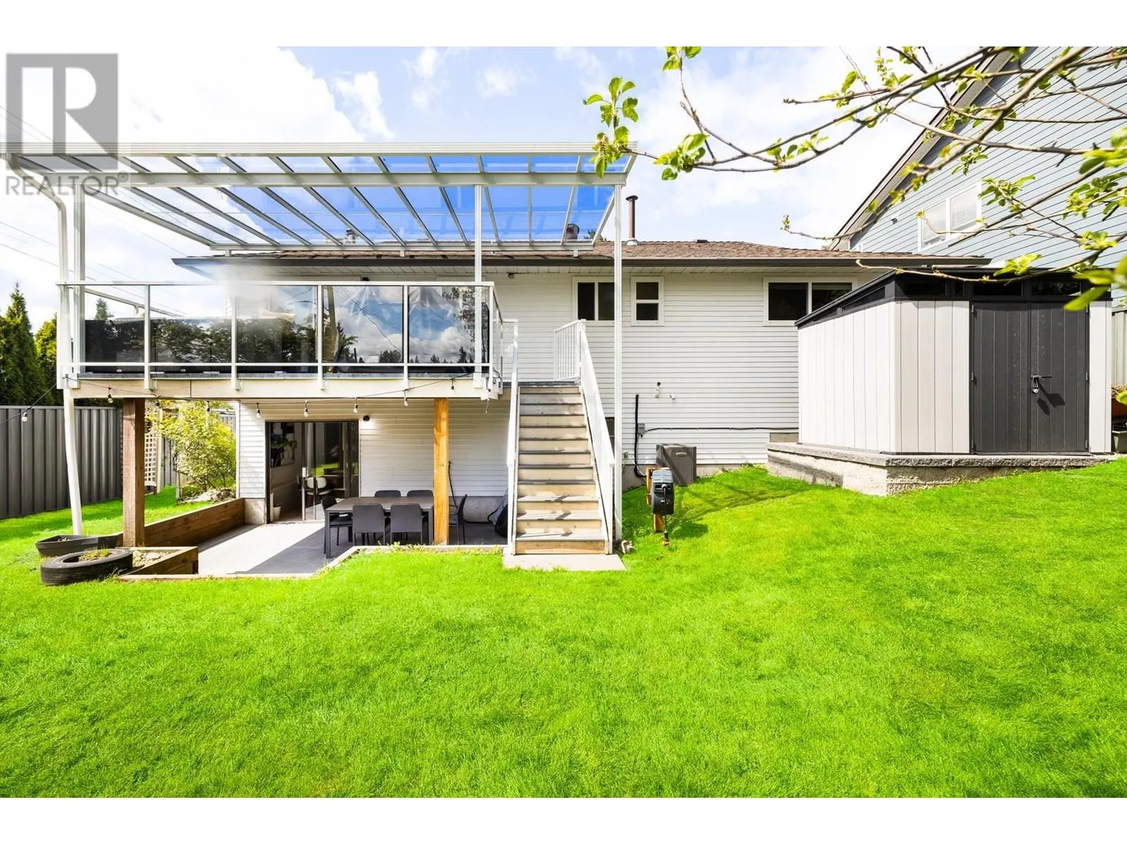 2 WALTON WAY