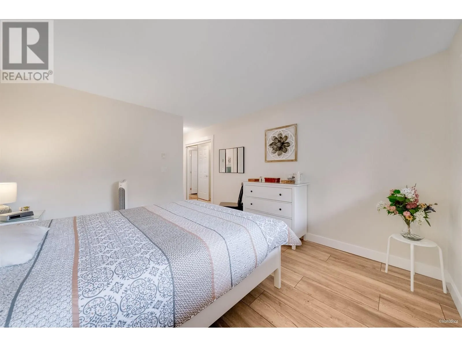 C207 4831 53 STREET