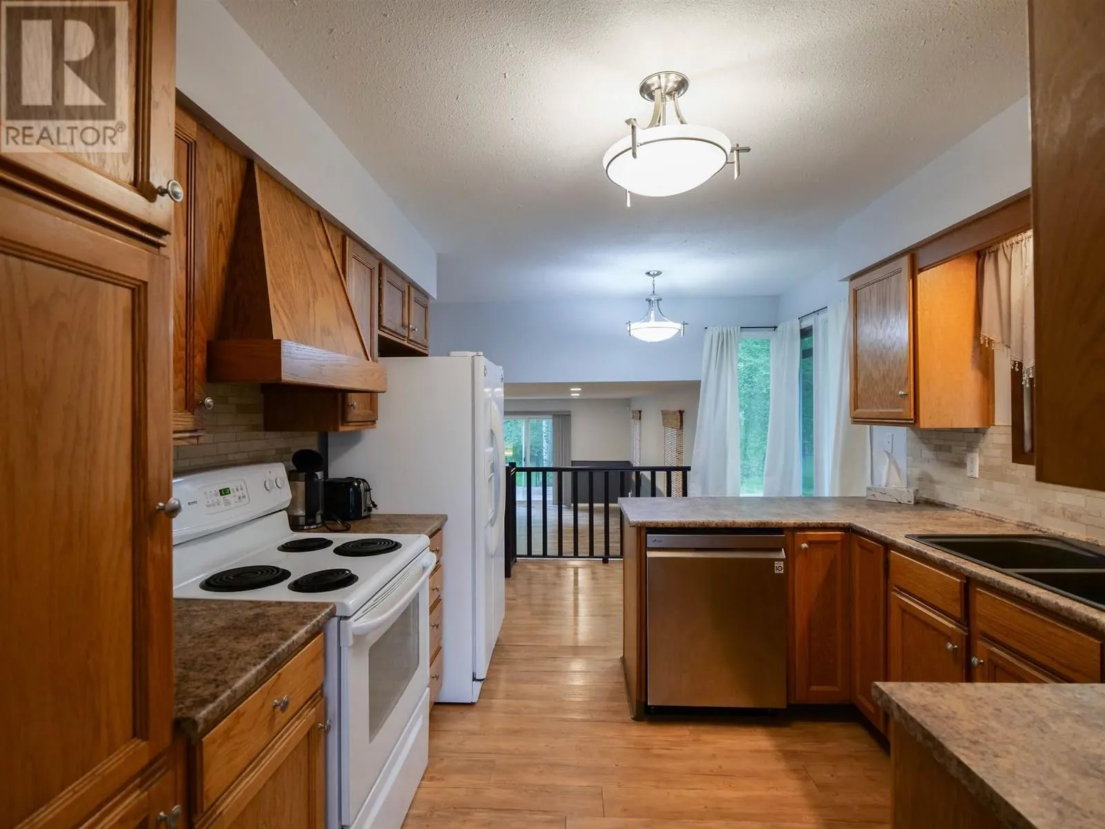 157 THOMPSON ROAD