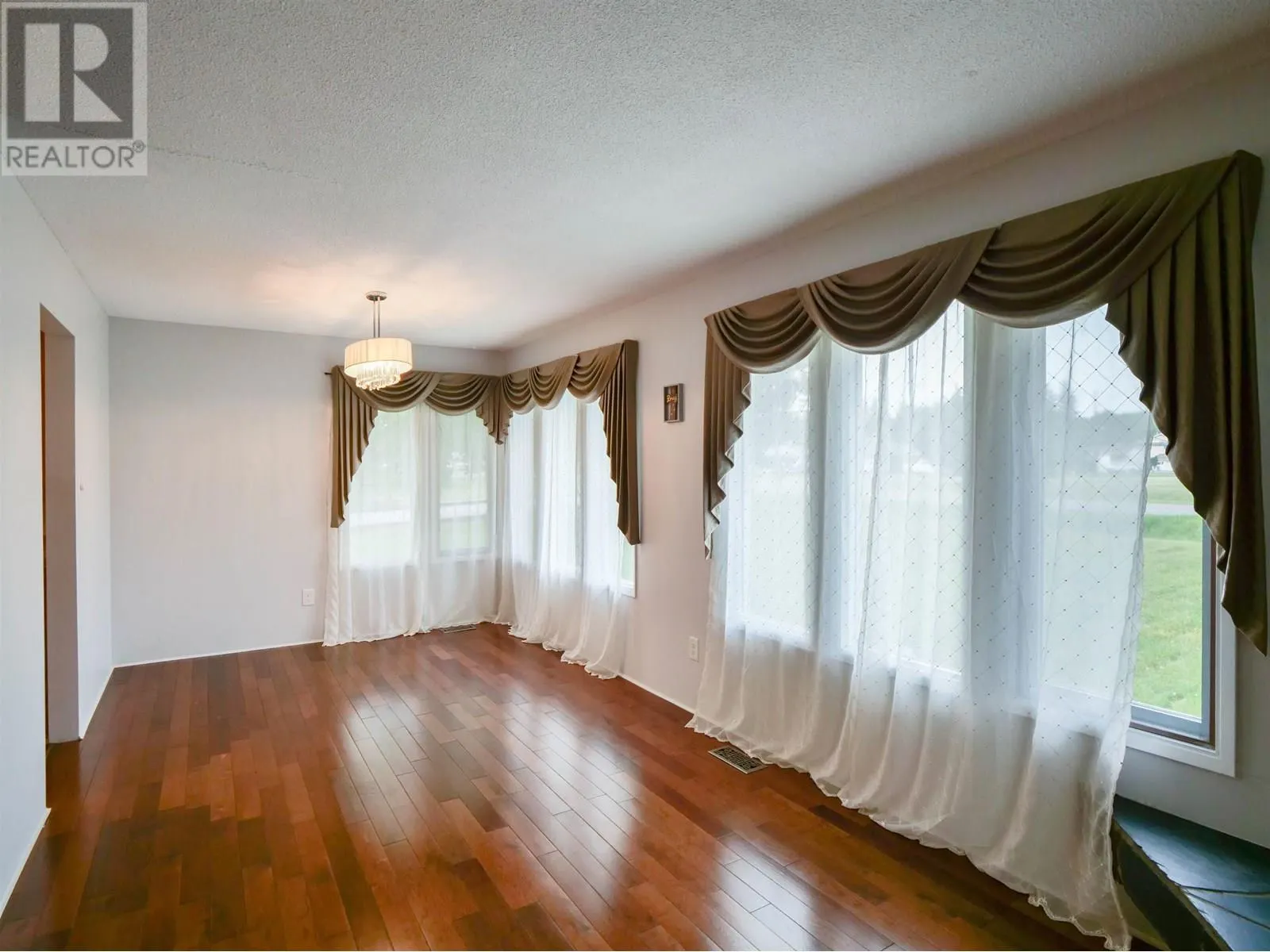 157 THOMPSON ROAD