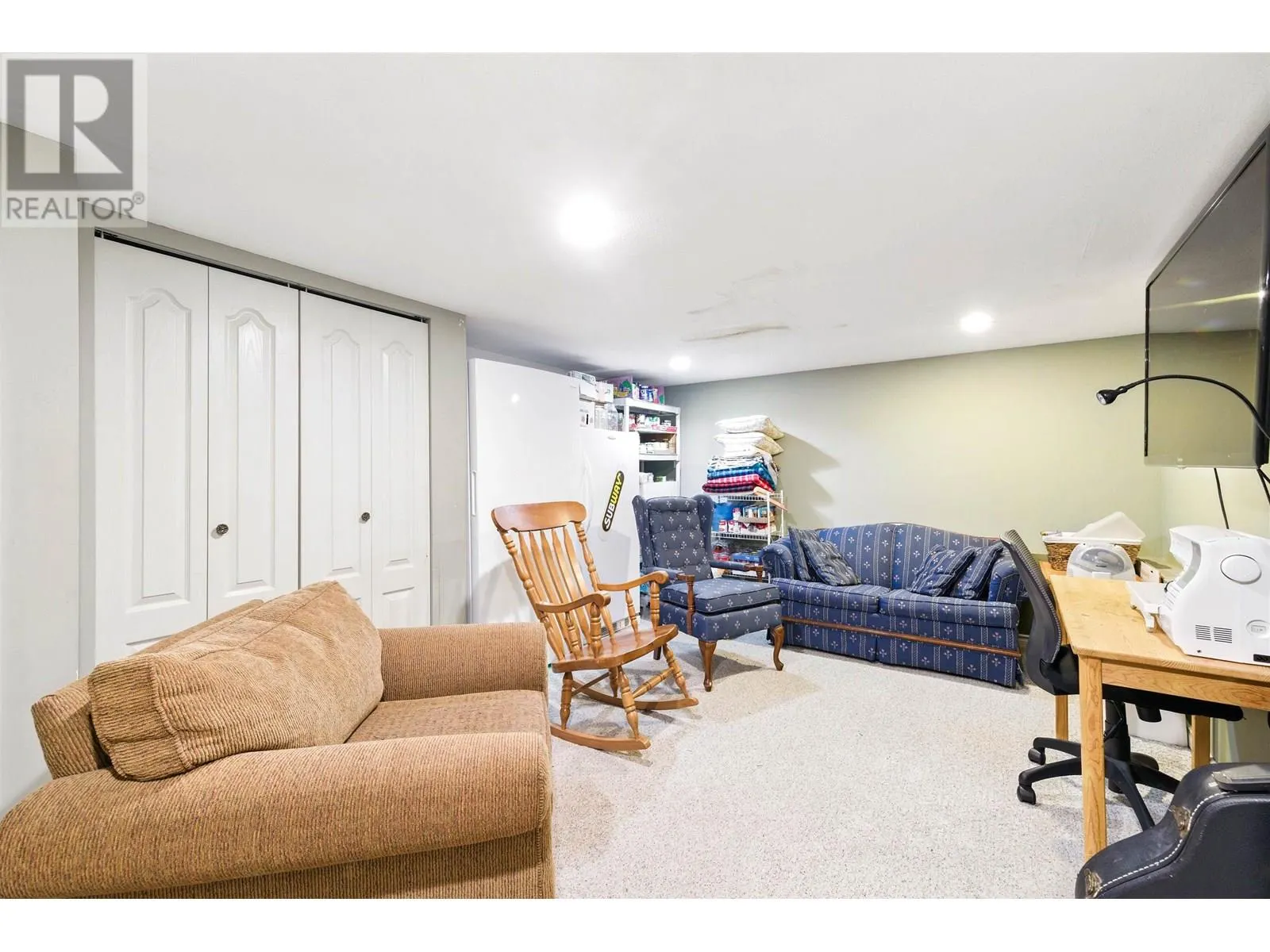 330 ROSEHILL WYND