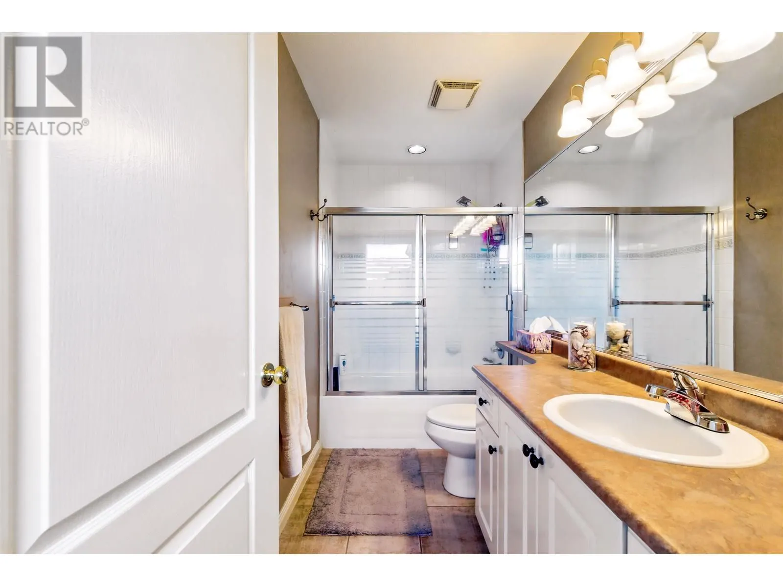 330 ROSEHILL WYND
