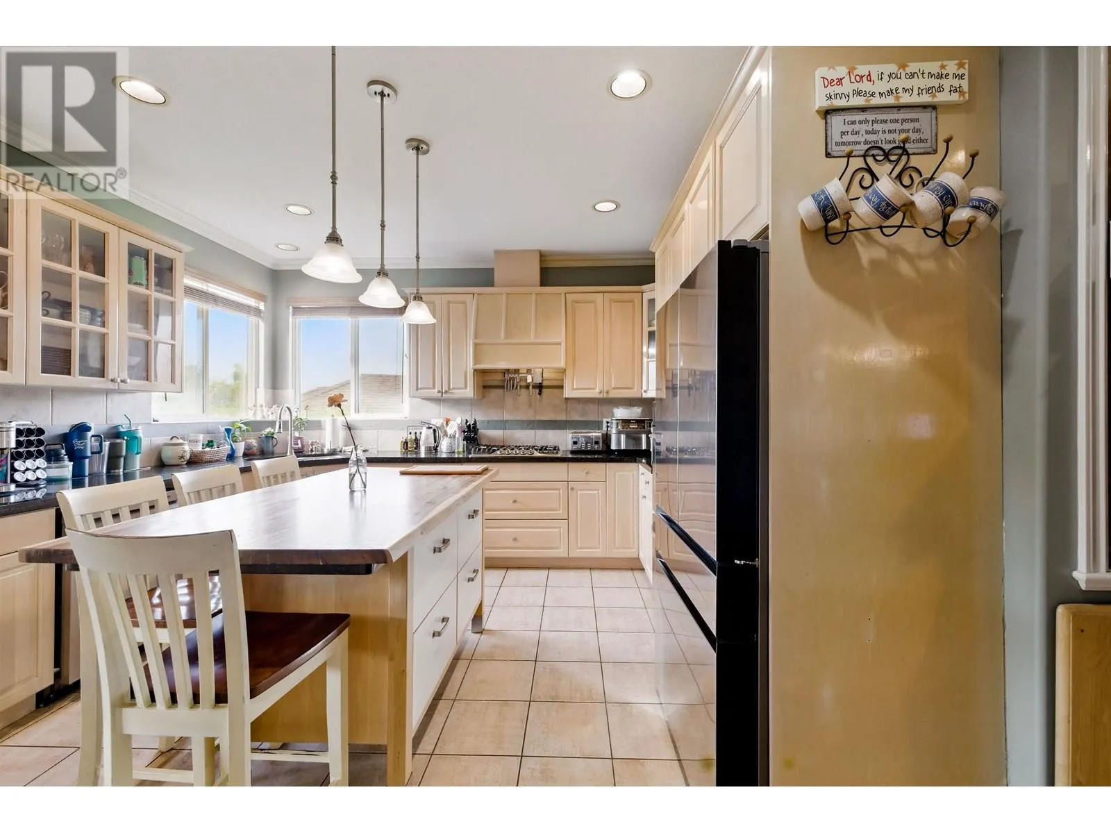 330 ROSEHILL WYND