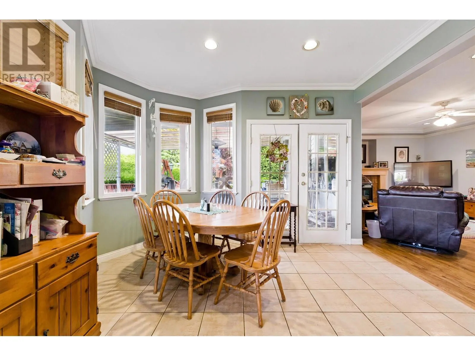 330 ROSEHILL WYND