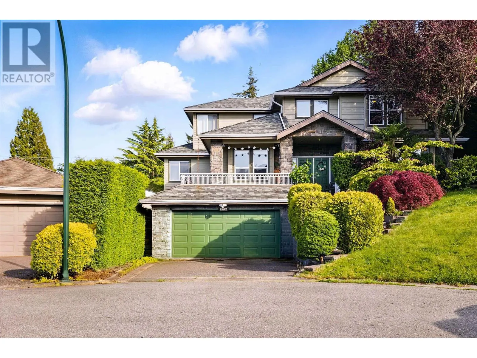 330 ROSEHILL WYND