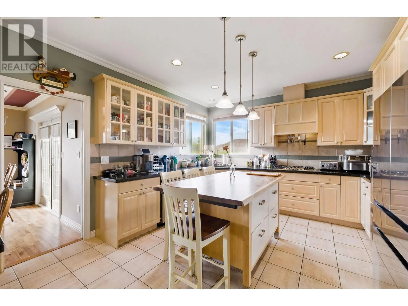 330 ROSEHILL WYND
