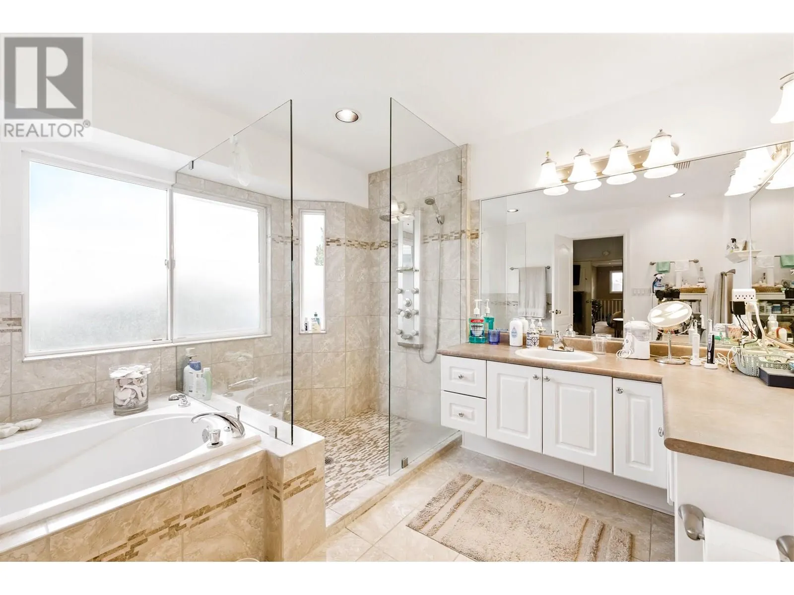 330 ROSEHILL WYND