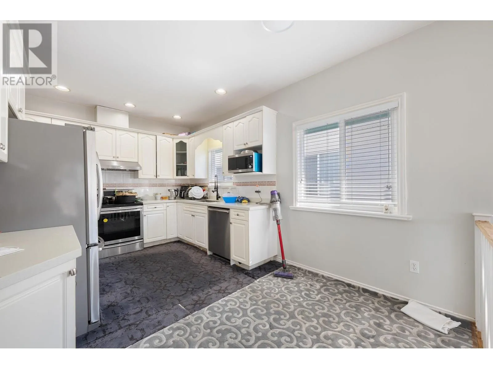 3073 COAST MERIDIAN ROAD