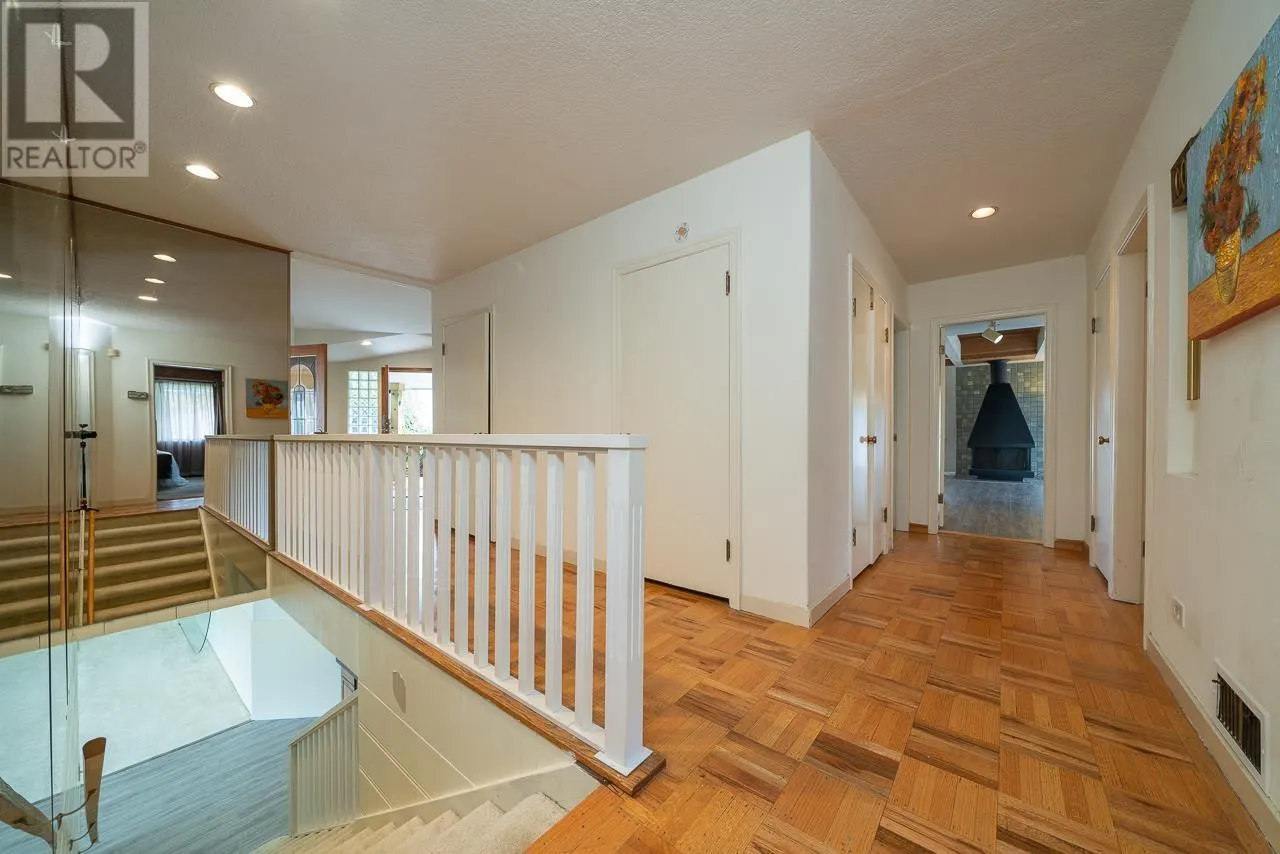 650 SOUTHBOROUGH DRIVE