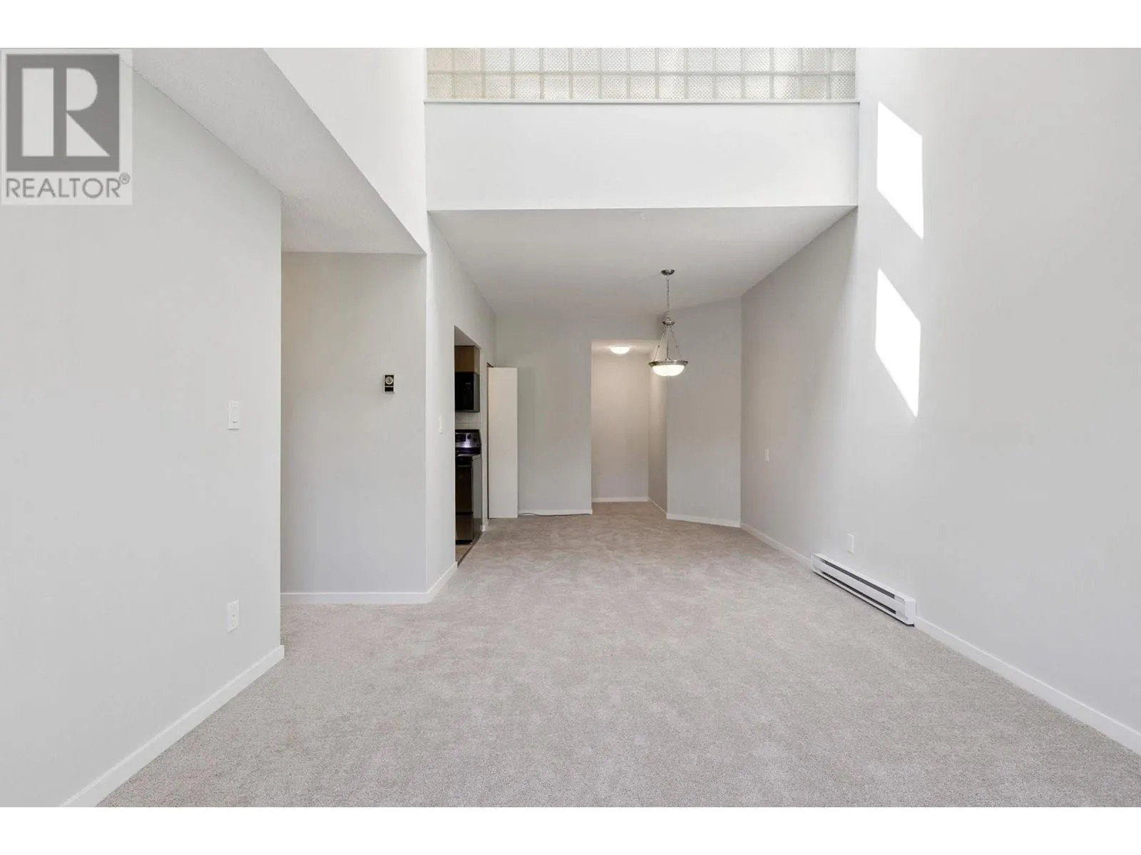 312 251 W 4TH STREET