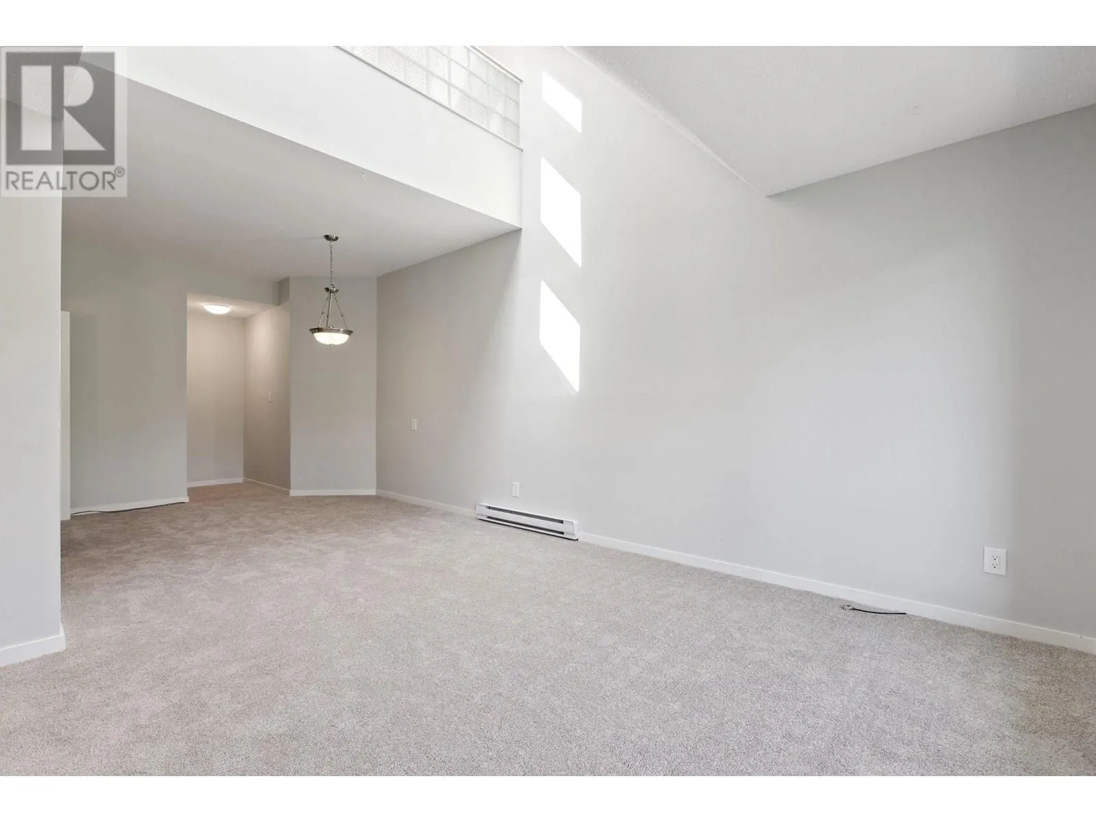 312 251 W 4TH STREET