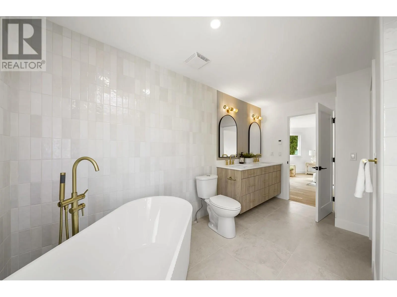 1 CEDARWOOD COURT
