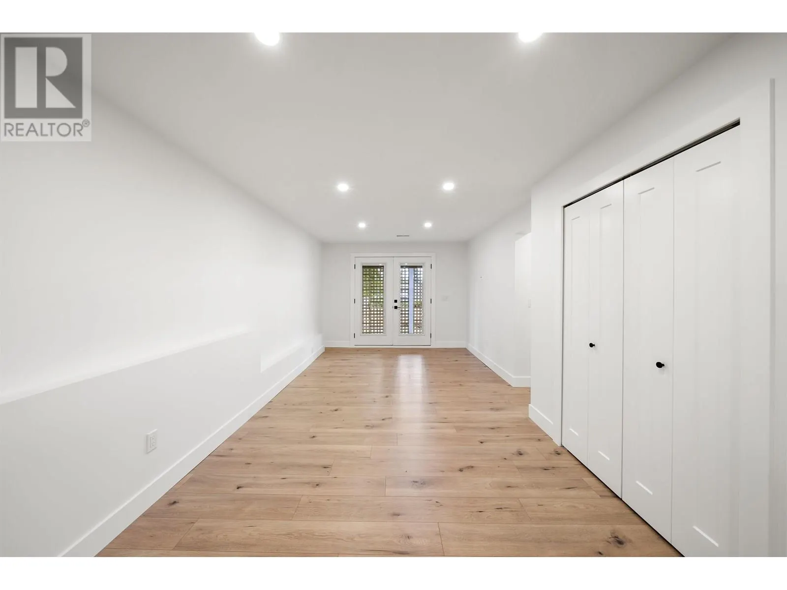 1 CEDARWOOD COURT