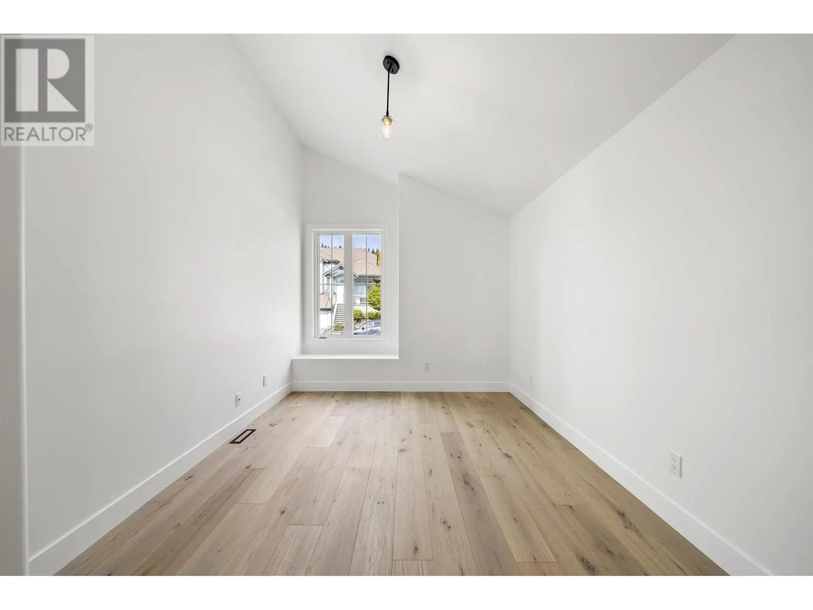 1 CEDARWOOD COURT