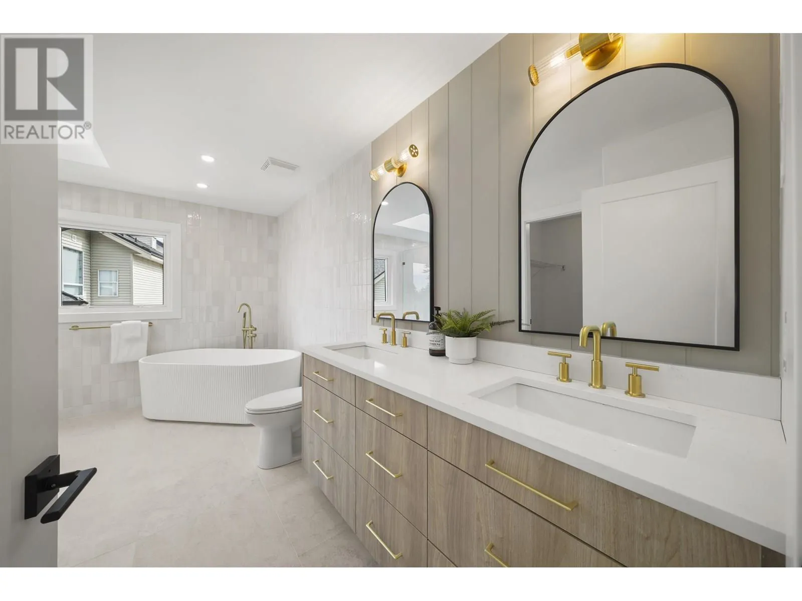 1 CEDARWOOD COURT