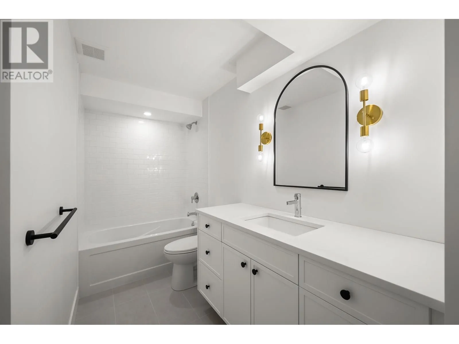 1 CEDARWOOD COURT