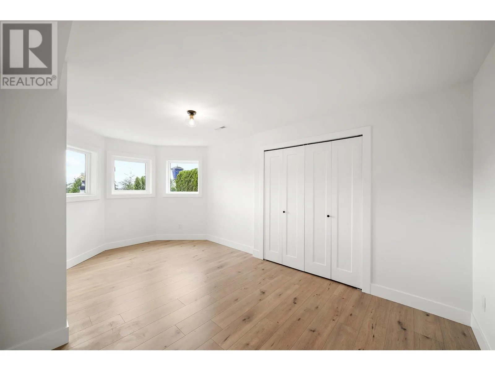 1 CEDARWOOD COURT