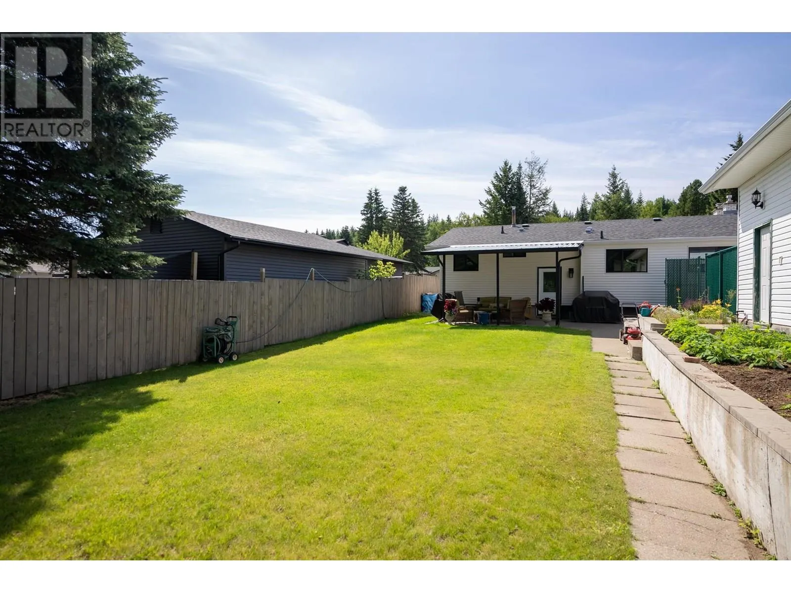 5636 SIMON FRASER AVENUE