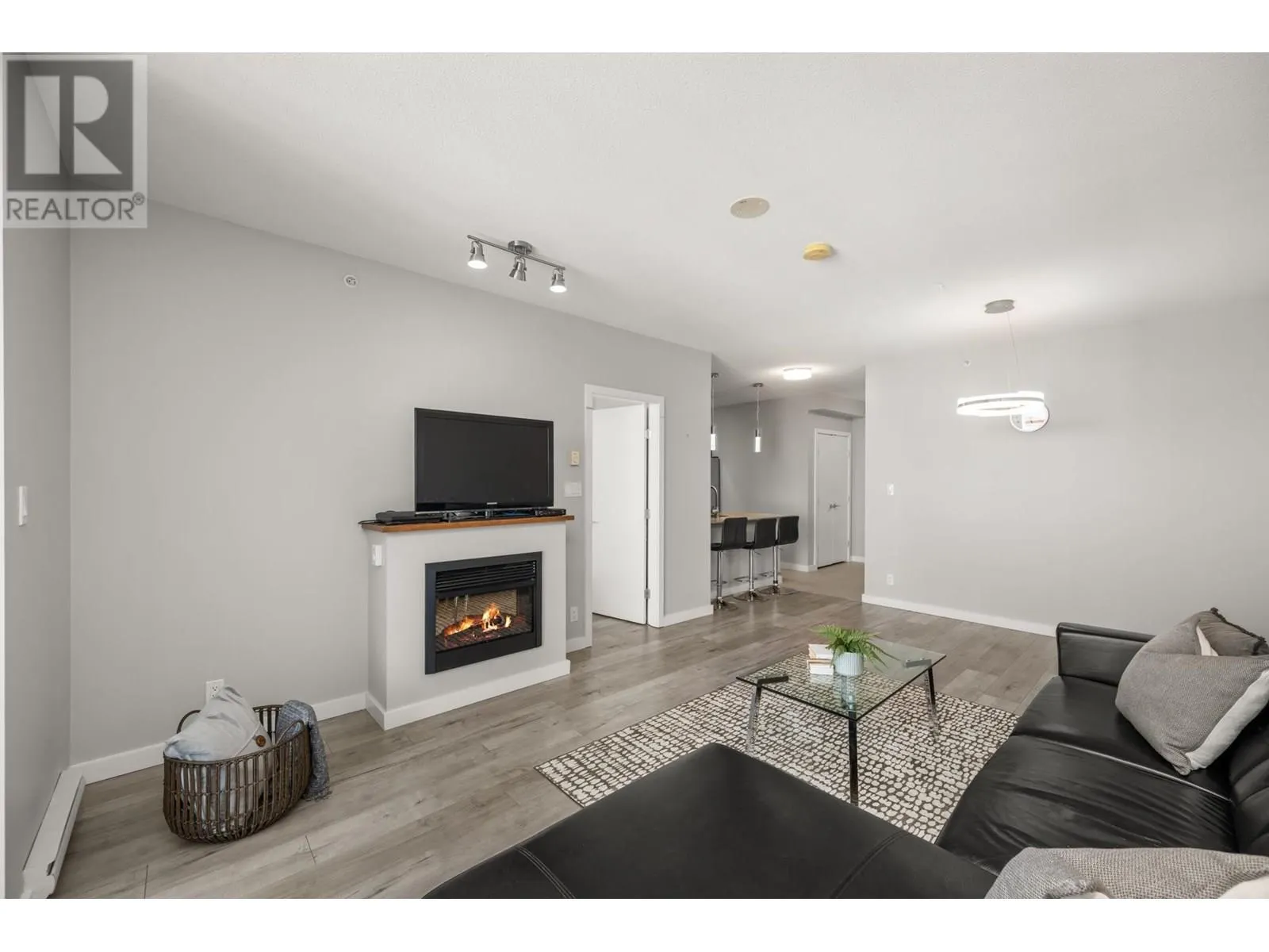 2103 280 ROSS DRIVE