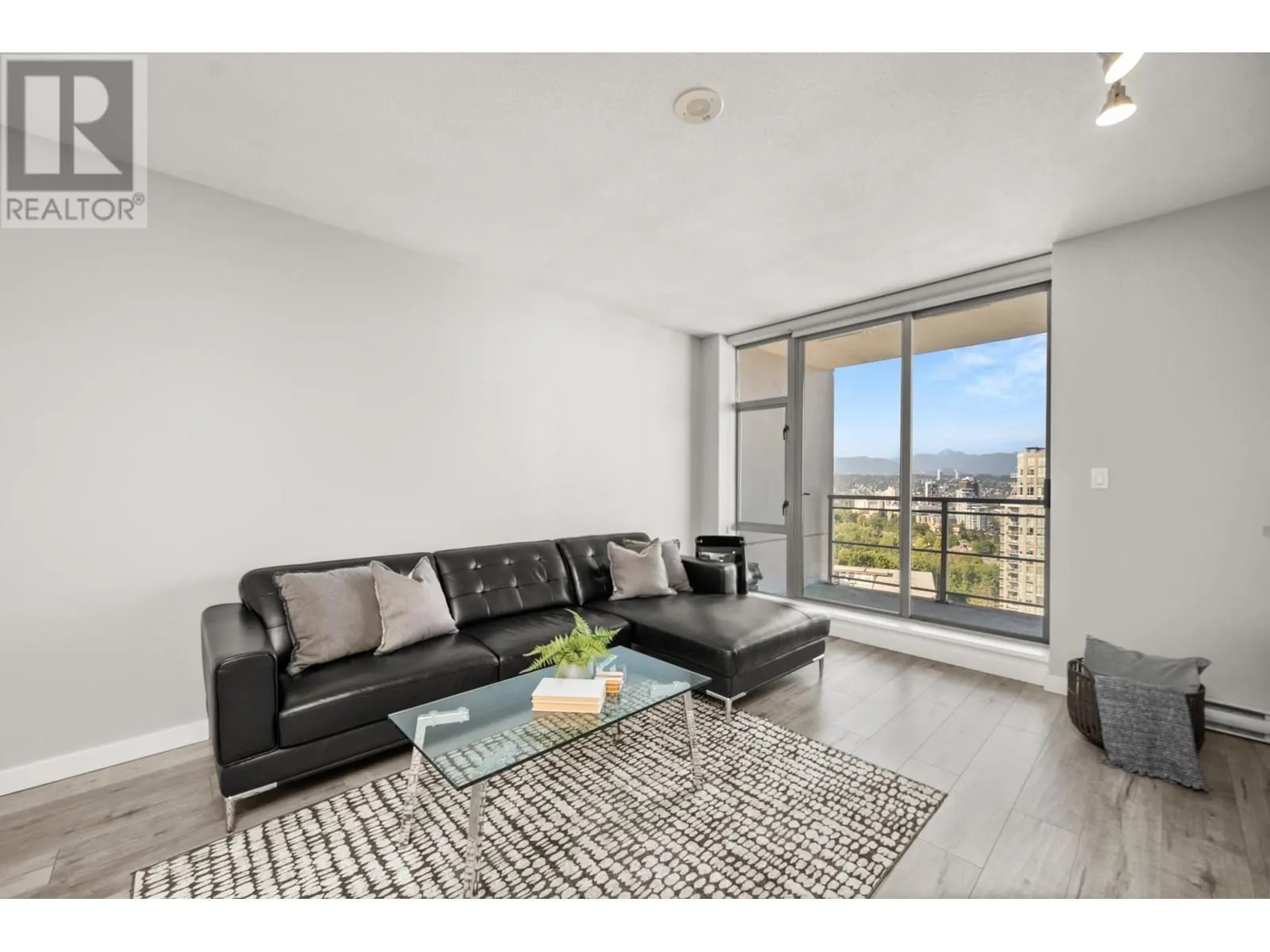 2103 280 ROSS DRIVE